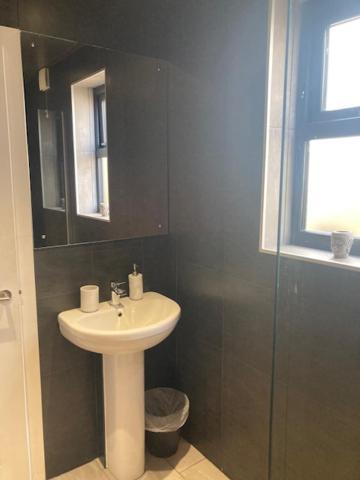 The Salt Box- Lovely Refurbished Annexe, Free Parking, Walk To Porth Beach. Saint Columb Minor Eksteriør bilde