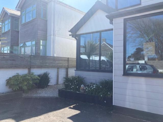 The Salt Box- Lovely Refurbished Annexe, Free Parking, Walk To Porth Beach. Saint Columb Minor Eksteriør bilde